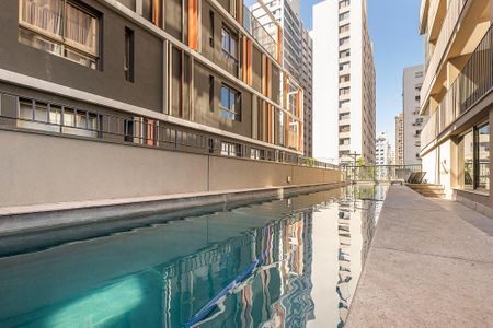 Studio à venda com 32m², 1 quarto e 1 vaga Studio à venda com 32m², 1 quarto e 1 vagaPiscina