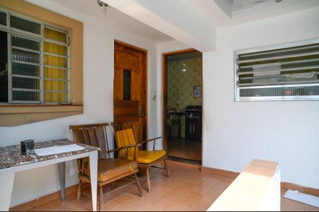 Casa à venda com 160m², 1 quarto e 3 vagas Casa à venda com 160m², 1 quarto e 3 vagasVaranda