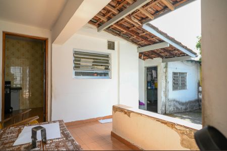 Casa à venda com 160m², 1 quarto e 3 vagas Casa à venda com 160m², 1 quarto e 3 vagasVaranda
