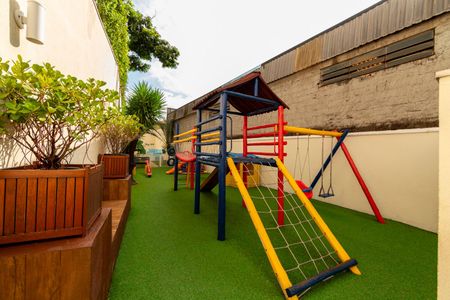 Apartamento à venda com 73m², 2 quartos e 1 vaga Apartamento à venda com 73m², 2 quartos e 1 vagaÁrea comum - Parque Infantil