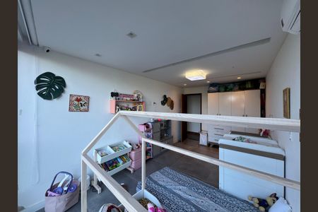 Casa de condomínio à venda com 554m², 5 quartos e 3 vagas Casa de condomínio à venda com 554m², 5 quartos e 3 vagasQuarto 1