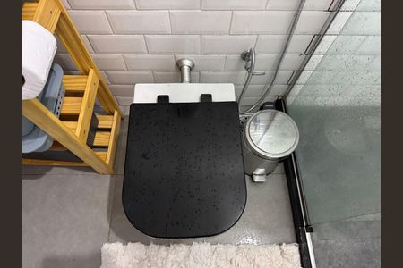Casa de condomínio à venda com 554m², 5 quartos e 3 vagas Casa de condomínio à venda com 554m², 5 quartos e 3 vagasBanheiro Social