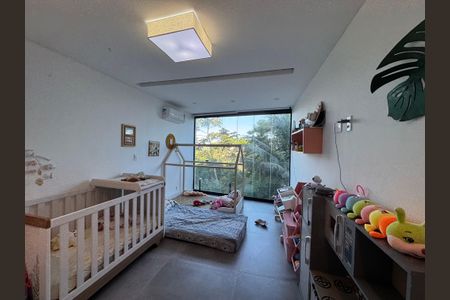 Casa de condomínio à venda com 554m², 5 quartos e 3 vagas Casa de condomínio à venda com 554m², 5 quartos e 3 vagasQuarto 1