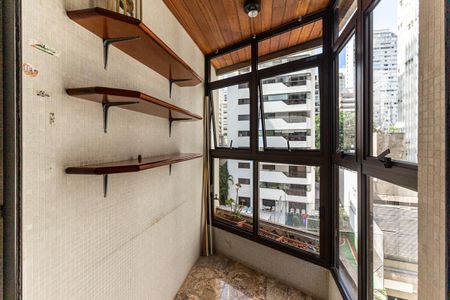 Apartamento à venda com 241m², 3 quartos e 4 vagas Apartamento à venda com 241m², 3 quartos e 4 vagasVaranda da Suíte 3