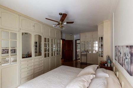 Apartamento à venda com 241m², 3 quartos e 4 vagas Apartamento à venda com 241m², 3 quartos e 4 vagasSuíte 1
