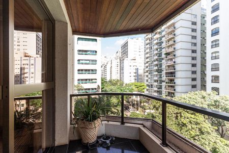 Apartamento à venda com 241m², 3 quartos e 4 vagas Apartamento à venda com 241m², 3 quartos e 4 vagasVaranda da Sala