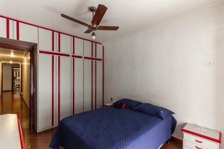 Apartamento à venda com 241m², 3 quartos e 4 vagas Apartamento à venda com 241m², 3 quartos e 4 vagas Suíte 2