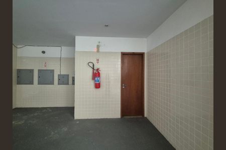 Apartamento à venda com 169m², 3 quartos e 4 vagas Apartamento à venda com 169m², 3 quartos e 4 vagasGuarda volume