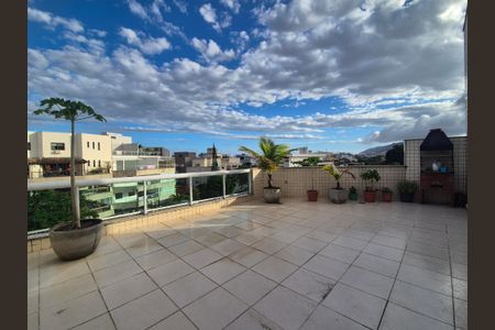 Apartamento à venda com 169m², 3 quartos e 4 vagas Apartamento à venda com 169m², 3 quartos e 4 vagasVaranda