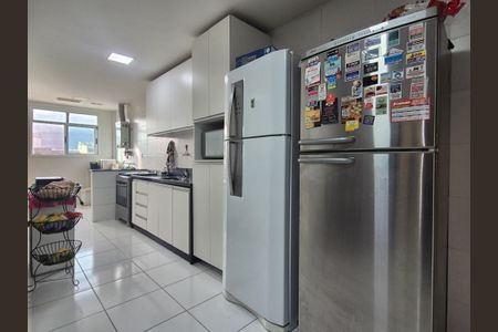 Apartamento à venda com 169m², 3 quartos e 4 vagas Apartamento à venda com 169m², 3 quartos e 4 vagasCozinha