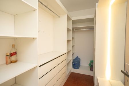 Apartamento à venda com 78m², 2 quartos e 2 vagas Apartamento à venda com 78m², 2 quartos e 2 vagasDespensa