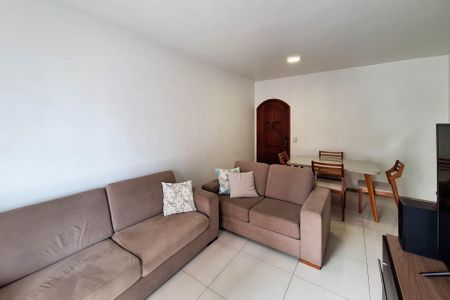 Apartamento à venda com 113m², 2 quartos e 1 vaga Apartamento à venda com 113m², 2 quartos e 1 vagaSala