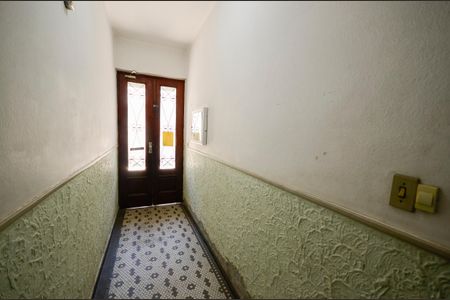 Apartamento à venda com 74m², 2 quartos e sem vaga Apartamento à venda com 74m², 2 quartos e sem vagaHall