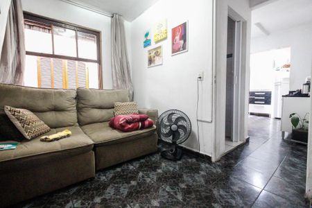 Casa à venda com 205m², 5 quartos e 3 vagas Casa à venda com 205m², 5 quartos e 3 vagasSala casa 2