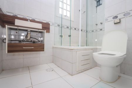 Casa de condomínio à venda com 350m², 3 quartos e 2 vagasBanheiro da Suíte 1