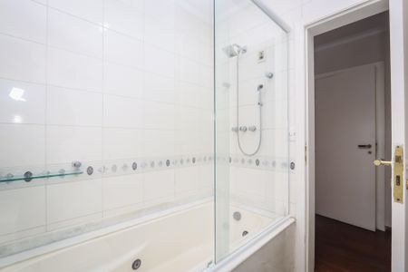 Casa de condomínio à venda com 350m², 3 quartos e 2 vagasBanheiro da Suíte 2