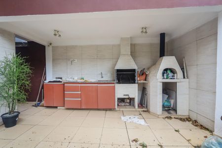 Casa de condomínio à venda com 350m², 3 quartos e 2 vagasQuintal