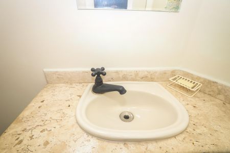 Casa de condomínio à venda com 350m², 3 quartos e 2 vagasLavabo