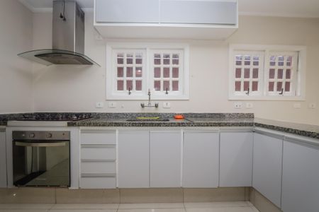 Casa de condomínio à venda com 350m², 3 quartos e 2 vagasCozinha