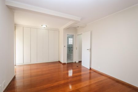 Casa de condomínio à venda com 350m², 3 quartos e 2 vagasSuíte 1