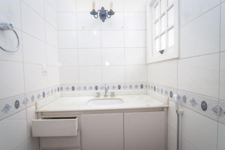 Casa de condomínio à venda com 350m², 3 quartos e 2 vagasBanheiro da Suíte 2