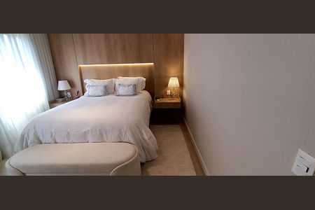 Apartamento à venda com 247m², 3 quartos e 3 vagas Apartamento à venda com 247m², 3 quartos e 3 vagasSuíte 2