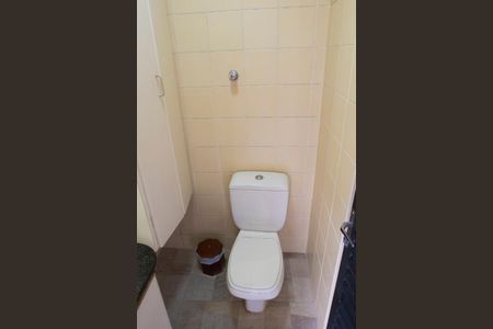 Apartamento à venda com 287m², 3 quartos e 4 vagas Apartamento à venda com 287m², 3 quartos e 4 vagasBanheiro de Serviço