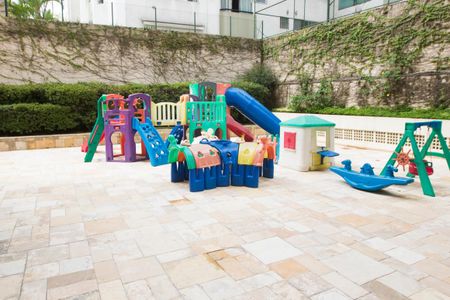 Apartamento à venda com 287m², 3 quartos e 4 vagas Apartamento à venda com 287m², 3 quartos e 4 vagasÁrea comum