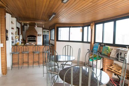 Apartamento à venda com 287m², 3 quartos e 4 vagas Apartamento à venda com 287m², 3 quartos e 4 vagasvaranda