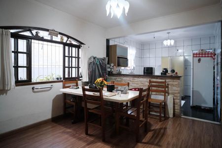 Casa à venda com 169m², 3 quartos e 2 vagasCozinha