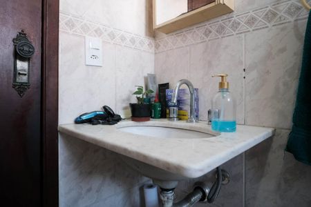 Casa à venda com 169m², 3 quartos e 2 vagasBanheiro 1