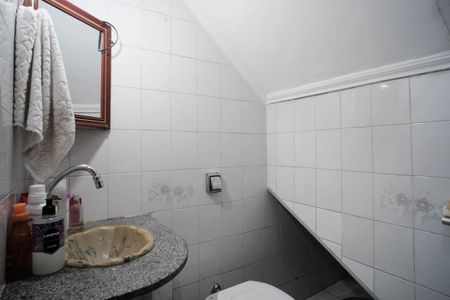 Casa à venda com 169m², 3 quartos e 2 vagasBanheiro 3