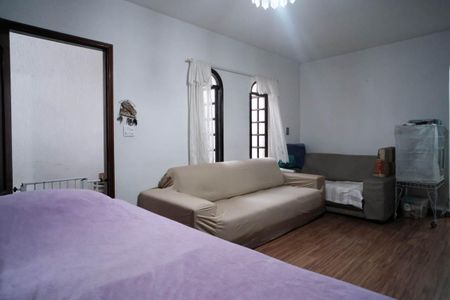 Casa à venda com 169m², 3 quartos e 2 vagasSala