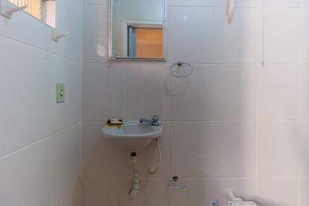 Casa à venda com 80m², 2 quartos e 1 vaga Casa à venda com 80m², 2 quartos e 1 vagaEdícula - Banheiro