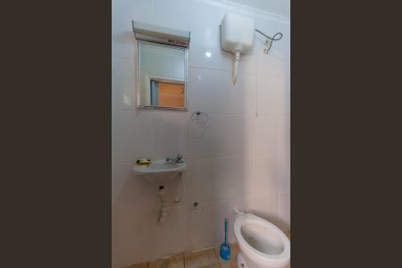 Casa à venda com 80m², 2 quartos e 1 vaga Casa à venda com 80m², 2 quartos e 1 vagaEdícula - Banheiro