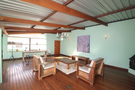 Casa à venda com 300m², 2 quartos e 2 vagasÁrea Comum