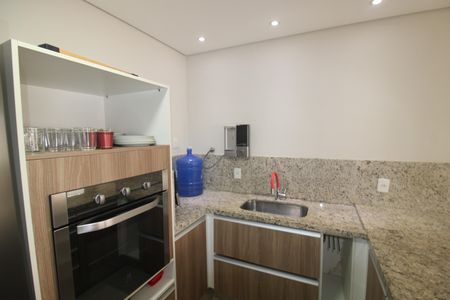 Casa à venda com 300m², 2 quartos e 2 vagasSala / Cozinha