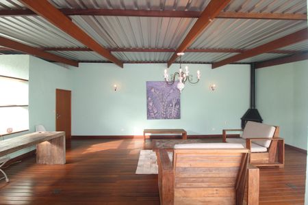 Casa à venda com 300m², 2 quartos e 2 vagasÁrea Comum