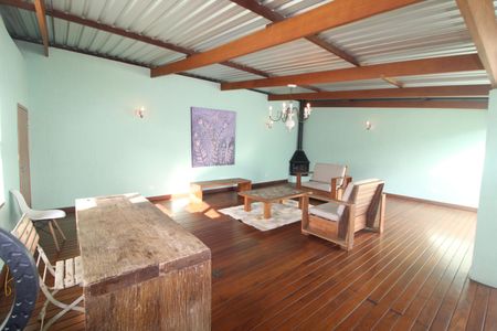 Casa à venda com 300m², 2 quartos e 2 vagasÁrea Comum