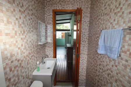 Casa à venda com 300m², 2 quartos e 2 vagasBanheiro