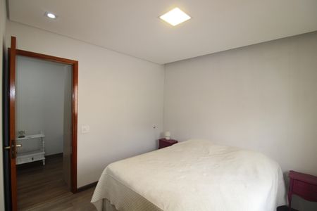 Casa à venda com 300m², 2 quartos e 2 vagasQuarto 1