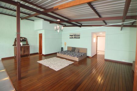 Casa à venda com 300m², 2 quartos e 2 vagasÁrea Comum