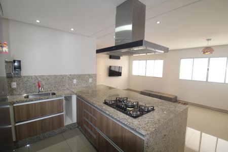 Casa à venda com 300m², 2 quartos e 2 vagasSala / Cozinha