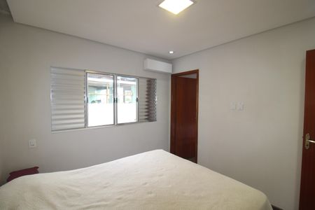 Casa à venda com 300m², 2 quartos e 2 vagasQuarto 1