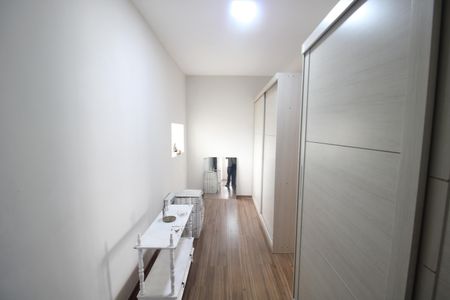 Casa à venda com 300m², 2 quartos e 2 vagasCloset