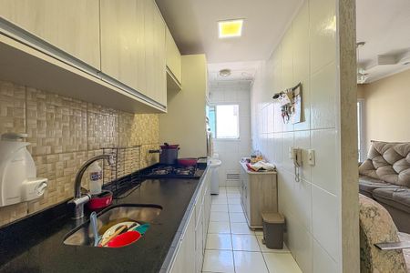 Apartamento à venda com 81m², 3 quartos e 2 vagas Apartamento à venda com 81m², 3 quartos e 2 vagasCozinha e Área de Serviço