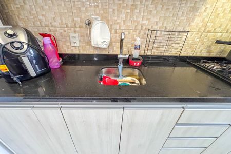 Apartamento à venda com 81m², 3 quartos e 2 vagas Apartamento à venda com 81m², 3 quartos e 2 vagasCozinha e Área de Serviço