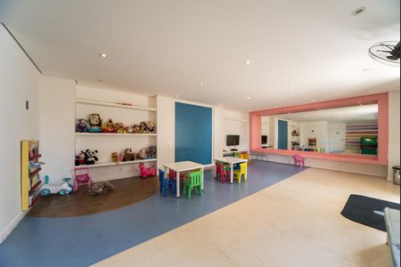 Apartamento à venda com 81m², 3 quartos e 2 vagas Apartamento à venda com 81m², 3 quartos e 2 vagasÁrea Comum