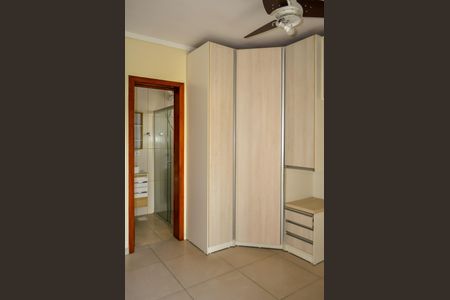 Casa à venda com 180m², 3 quartos e 2 vagas Casa à venda com 180m², 3 quartos e 2 vagasSuíte 1