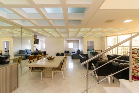 Apartamento à venda com 420m², 4 quartos e 6 vagasSala